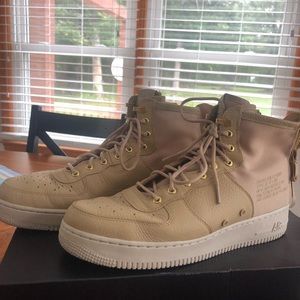 Nike SF Air Force 1 Mid Tan